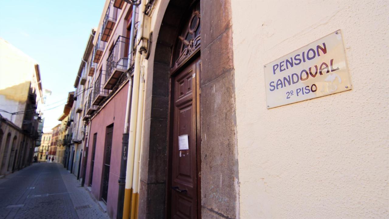 Pension Sandoval León Exteriör bild