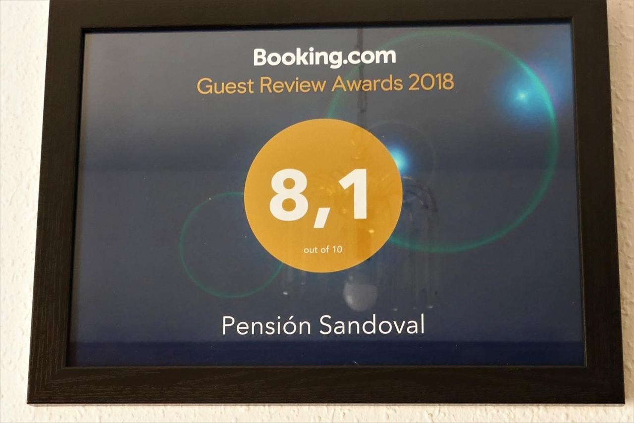 Pension Sandoval León Exteriör bild